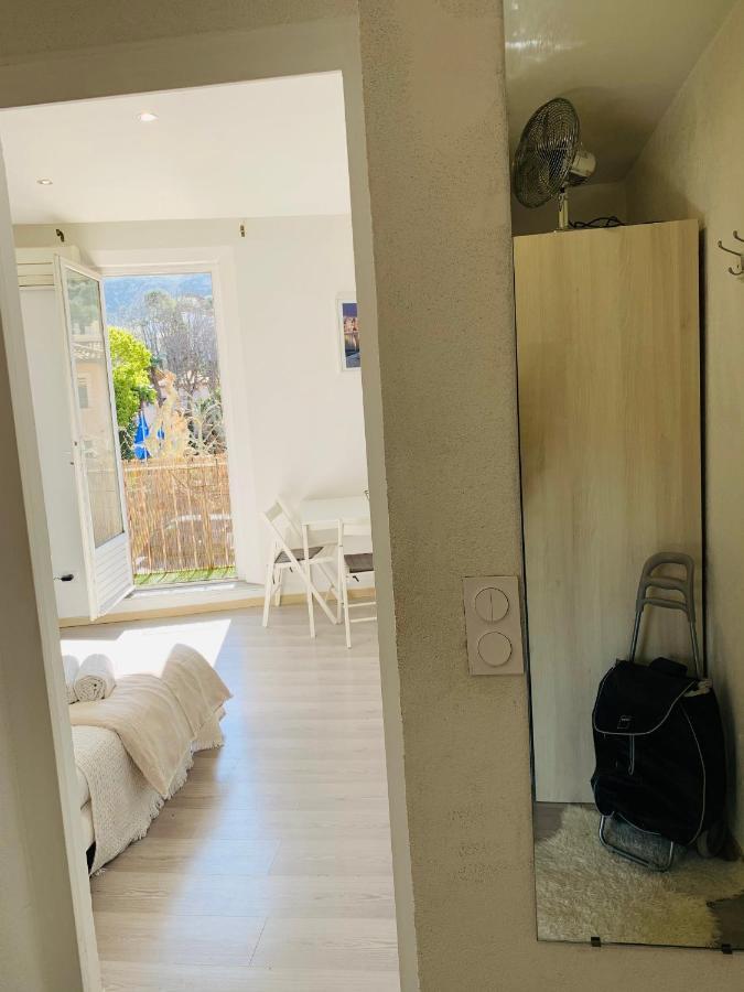 Au Coeur Du Village Joli Studio Κασί Εξωτερικό φωτογραφία